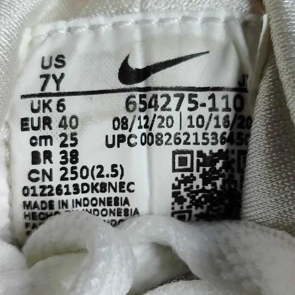 Nike Air Huarache Triple White Flyknit Mesh Youth Big Girl Sneakers Size 7Y